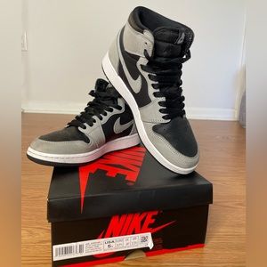 Nike Air Jordan 1 Retro High OG Size 5Y/ Women’s size 7
